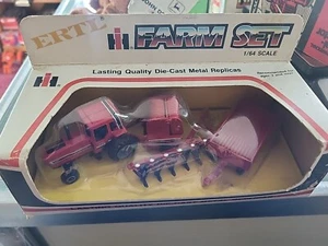Ertl Die-cast International Farm Set 1:64 #1859 - Tractor - Baler - Plow - Wagon - Picture 1 of 9