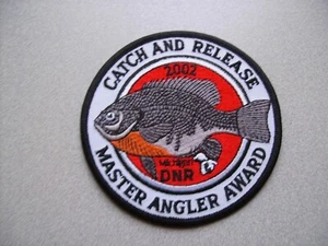2002 MICHIGAN DNR MASTER ANGLER CATCH & RELEASE FISH PATCH- MICHIGAN DEER - BEAR - Picture 1 of 1