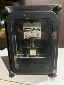 RELÉ DE CORRIENTE INSTANTÁNEA DE 25/60 AMPERIOS GENERAL ELECTRIC 12PJC11AV3A de colección - Imagen 1 de 8