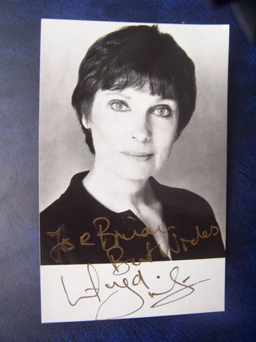 Hildegarde Neil Actress - Autograph 5.5 x 3.5 inch Cover