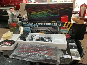 SINCLAIR ZX SPECTRUM +3 COMPUTER inc SCART , GAMES , LEADS COLLECTORS CONDITION - Afbeelding 1 van 24