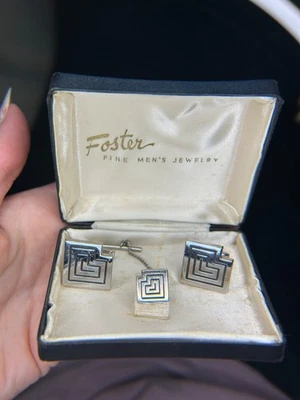 Juego de gemelos y corbatas geométricas FOSTER Silvertone vintage NUEVO en caja Foto 1 de 3
