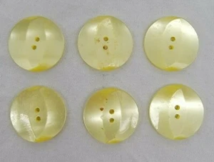 VINTAGE ~ Runde Gelbe Kunststoff Perlmutt Knöpfe - Lot/6 - 3/4" Durchmesser - Bild 1 von 6