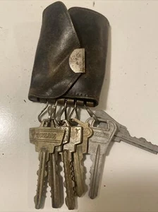Vintage & Unique General Division Group Leather Multi Key Chain Holder - 6 Keys - Picture 1 of 3