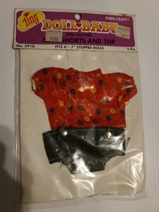 Piccola bambola artigianale in fibra vestiti bambino pantaloncini jeans e top adatto 6" - 7" bambola imbottita - Foto 1 di 3