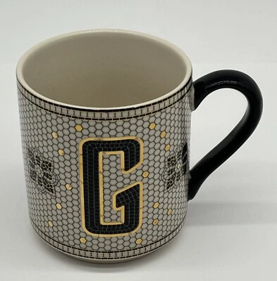 Anthropologie, Initial G Margot Taza Azulejo Monograma, Blanco Negro Oro Taza Café Foto 1 de 4