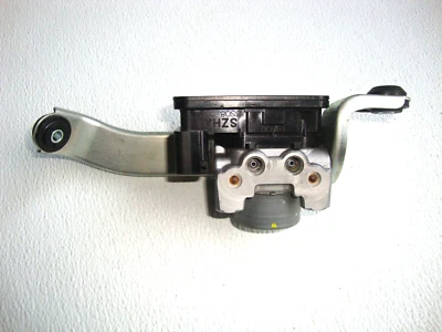 08- 2020 Suzuki Hayabusa ABS Pump 2013 2014 2015 2016 2017 2018 2019 - Image 1 of 4