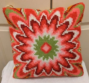 Vintage 14 x 14 Nadelkissen guter Zustand  - Bild 1 von 2