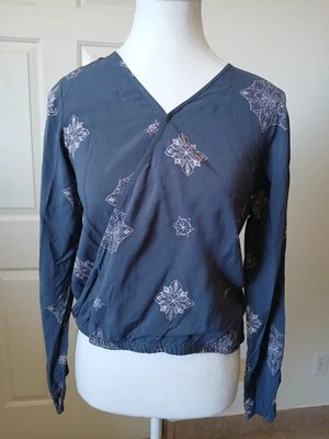 Top O'Neill Gris Estampado Floral Mujer Manga Larga Cuello en V Pullover Talla Grande Foto 1 de 4