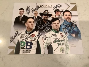 MATT KENSETH, JOHNSON, PETTY, INMAN HANDSIGNIERTE 2025 LEGACY FAN DAY KARTE - Bild 1 von 3