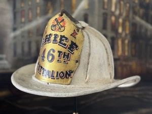 Casco de bomberos de cuero vintage Cairns FDNY Batallón 46 reinas - Imagen 1 de 7