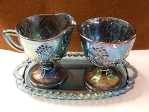 Vintage Indiana Glas irisierend blau Karneval Zucker, Milchkännchen und Unterteller - Bild 1 von 3