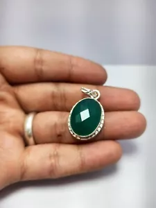 925 Cuerda Plata Colgante 28.45 Quilate Verde Onix Gema Ovalado Cuentas 18x20 MM - Imagen 1 de 5