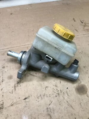 Cilindro maestro de freno Subaru WRX STI 2008-2014 08-14 Foto 1 de 3