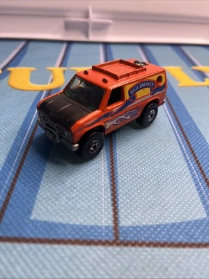 Furgoneta diecast Hot Wheels Baja Breaker Orange 1977 vintage Foto 1 de 4