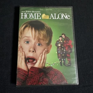 * Home Alone - Macaulay Culkin - Joe Pesci - Daniel Stern - Picture 1 of 1