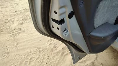 Pestillo de puerta trasera izquierda para conductor Hyundai Elantra 2001-2004 con varillas/cables trasero OEM Foto 1 de 4