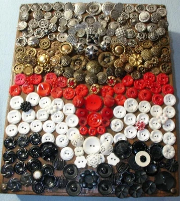 247 Vintage FLOWER FLORAL BUTTONS Carved Puffed BLUE RED PINK WHITE GOLD +   EUC - Image 1 of 4