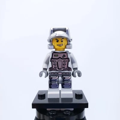 Lego 2010 Power Miners Doc Gray Outfit (pm030) 8191 - Image 1 of 3