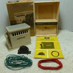Trix TTR 276 Whistling Signal Box - Picture 1 of 7