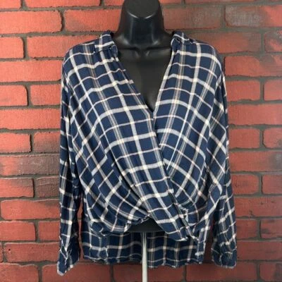 Blusa para mujer Hollister mediana a cuadros con botones - informal y versátil Foto 1 de 4