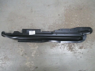 2004 2005 2006 2007 2008 2009 2010 AUDI A8 S8 GUARDABARROS PLACA RH 4E0805092A Foto 1 de 4