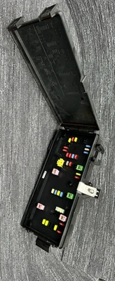 Nuevo módulo de potencia OE 2008-2009 Dodge Ram 4,7 L / 5,7 totalmente integrado / caja de fusibles Foto 1 de 2