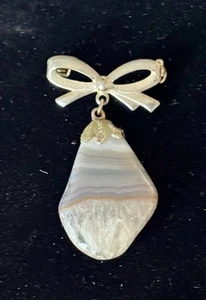 Vintage Antique Delicate Blue Lace Oval Banded Agate Brooch On Silver Bow - Picture 1 of 4