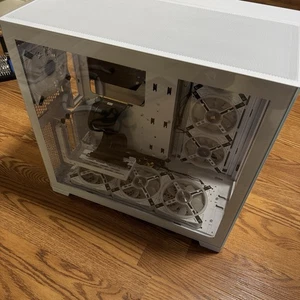 Lian Li O11 Dynamic EVO Snow White ATX Full Tower Case W/ Vertical Mount & Fans - Picture 1 of 9