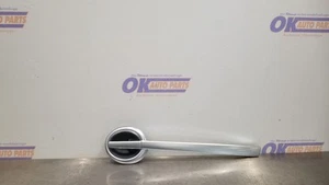 05 CHEVY SSR INTERIOR DOOR HANDLE WITH TRIM FRONT RIGHT PASSENGER SILVER - Picture 1 of 12