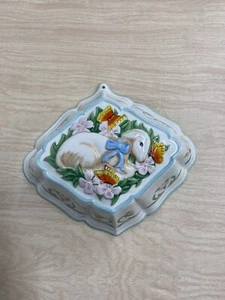 VINTAGE LE CORDON BLEU 1986 THE FRANKLIN MINT PORZELLAN FLORAL LAMM FORM DEKOR - Bild 1 von 7