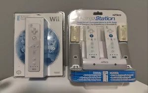 New Sealed Official OEM Nintendo Wii White Remote Controller AND Charge Station - Picture 1 of 2