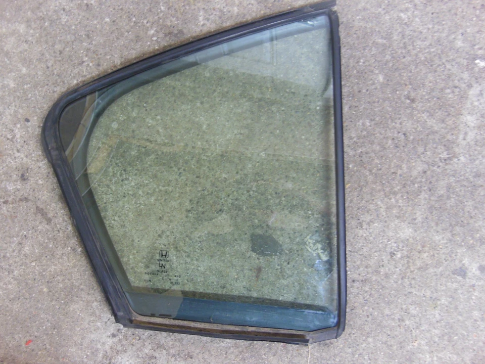 Honda Accord 2008-2012 esquina trasera ventana de ventilación de vidrio se adapta al lado del pasajero 4 puertas Foto 1 de 1