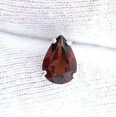 10x7 Pear Garnet Gemstone Gem Stone .925 Sterling Silver Tie Tack ESTT99/3624 - Image 1 of 2