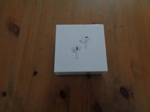 Apple Earpods 2nd Generation New & Sealed - Picture 1 of 2