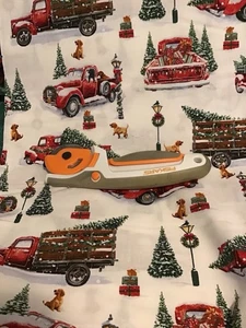 4 1/4 Yards Continous Cut Cotton Fabric ~ Red Truck Christmas - Picture 1 of 2