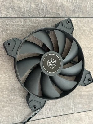 Silverstone Tek 140mm Fan for CPU Cooler and Computer Cases Cooling - Image 1 of 3