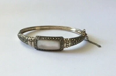 925 Sterling Silver MOP Mother-of-Pearl Marcasite 19.59g Bangle Bracelet 7 1/4? - Image 1 of 4