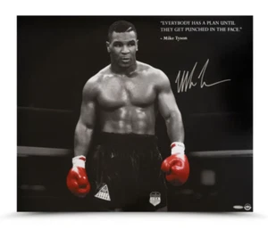 Mike Tyson foto autografata "Sul ring" 24x20 UDA - Foto 1 di 3