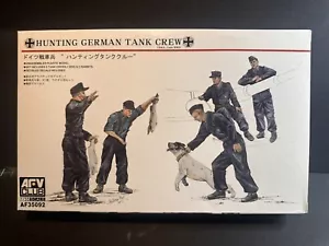 1/35 AFV Club Model Kit Hunting German Tank Crew (5 figures + dog) AF35092 - Picture 1 of 2