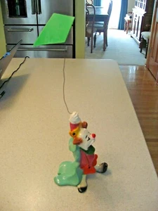 Vintage Universal Statuary 1974 Clown Flying a Drachen Figur - Bild 1 von 6