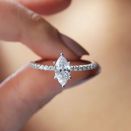VETEMENTS Anello di fidanzamento moissanite 1.20 CTW Marquise Cut DVVS1 Placcato oro bianco 14k