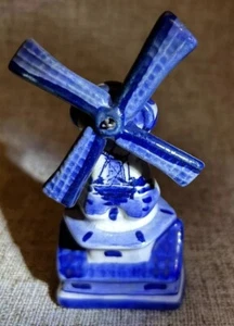 "Molino de viento holandés pintado azul Delft con hojas móviles de 4,25"" de alto, giratorio" - Imagen 1 de 11