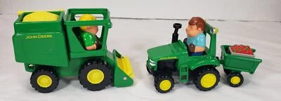 RC2 John Deere Toy Combine, Tractor & People - Image 1 of 4