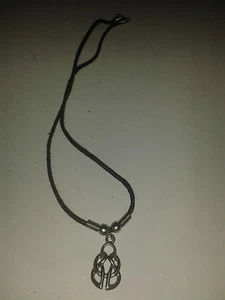 CELTIC CROSS NECK LESS AS PER IMAGE - Picture 1 of 1