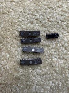 Lot of 6 Vintage IC Chips – Cypress CY7C263 PROMs + TI SN74LS07N – Untested - Picture 1 of 5