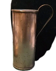 Antica brocca brocca in rame a forma di cilindro decanter 9"T 4"W con manico. 48 oz - Foto 1 di 12