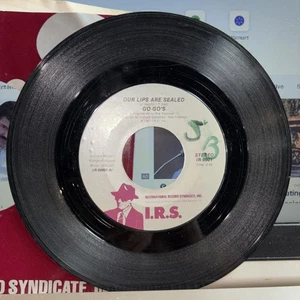 The Go-Go's Our Lips Are Sealed/Surfing And Spying 1981 45 RPM RECORD - Picture 1 of 3