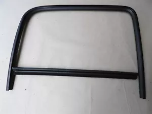 RH REAR PASSENGER SIDE GLASS RUN CHANNEL 07-2014 Suburban Yukon XL Avalanche - Picture 1 of 2