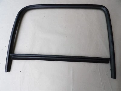 Canal de funcionamiento de cristal del lado del pasajero trasero derecho 07-2014 Suburban Yukon XL Avalanche Foto 1 de 2